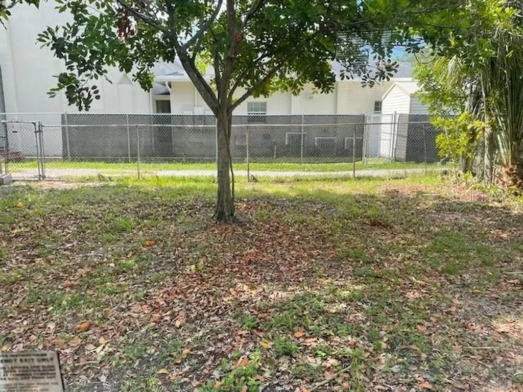 2438 9th Avenue S St Petersburg FL 33712