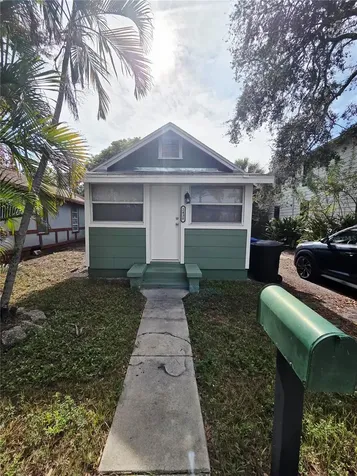 2438 9th Avenue S St Petersburg FL 33712