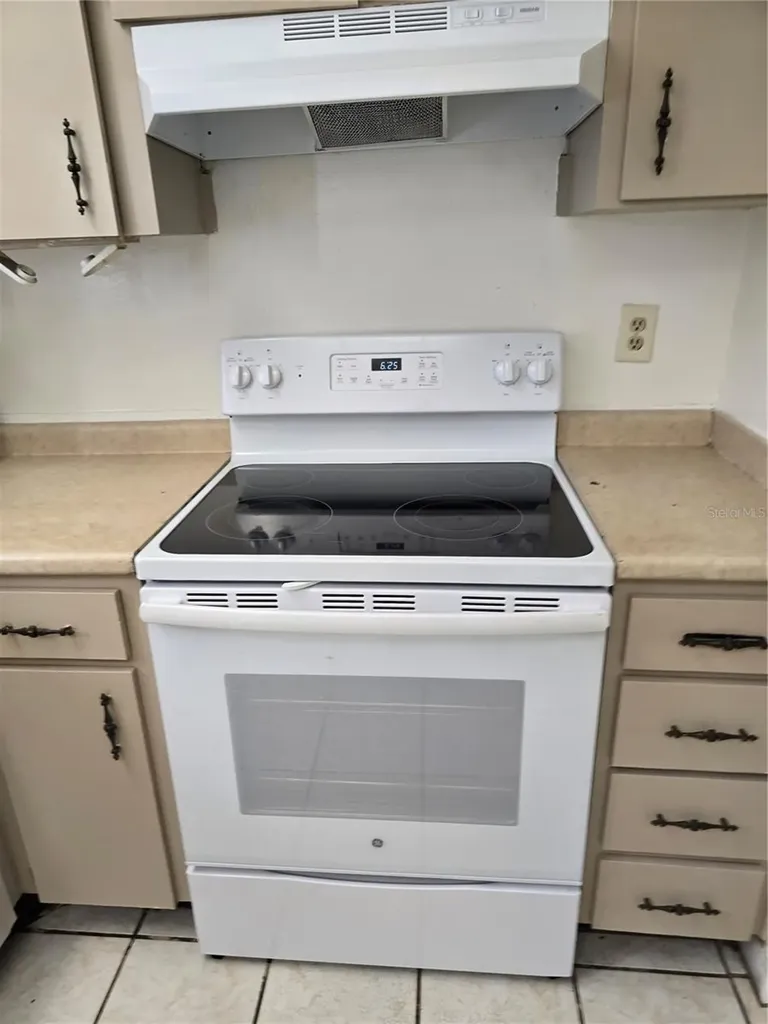 712 Oakgrove Drive Brandon FL 33510