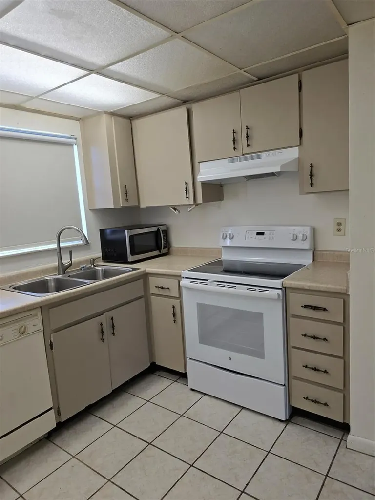 712 Oakgrove Drive Brandon FL 33510