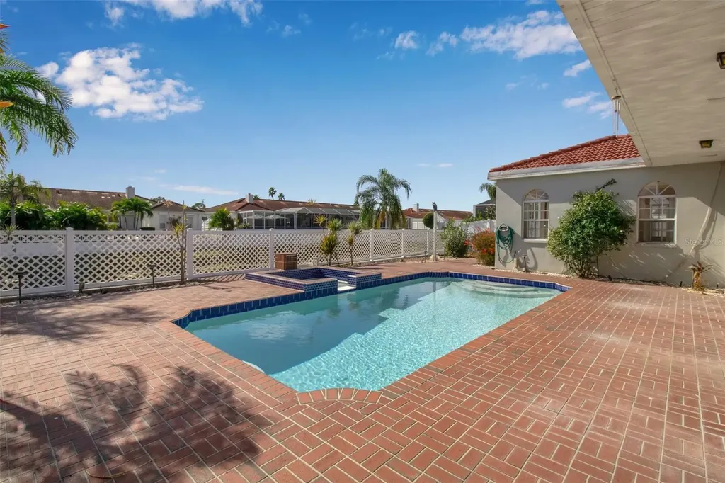 4706 61st Avenue Drive W Bradenton FL 34210