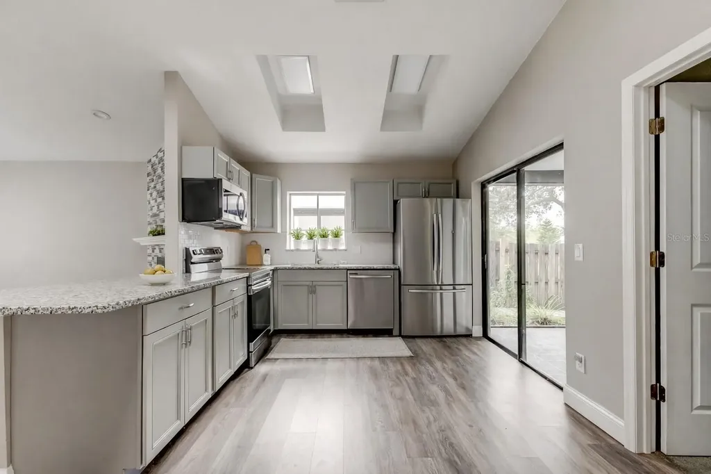 206 Bedford Street Oldsmar FL 34677