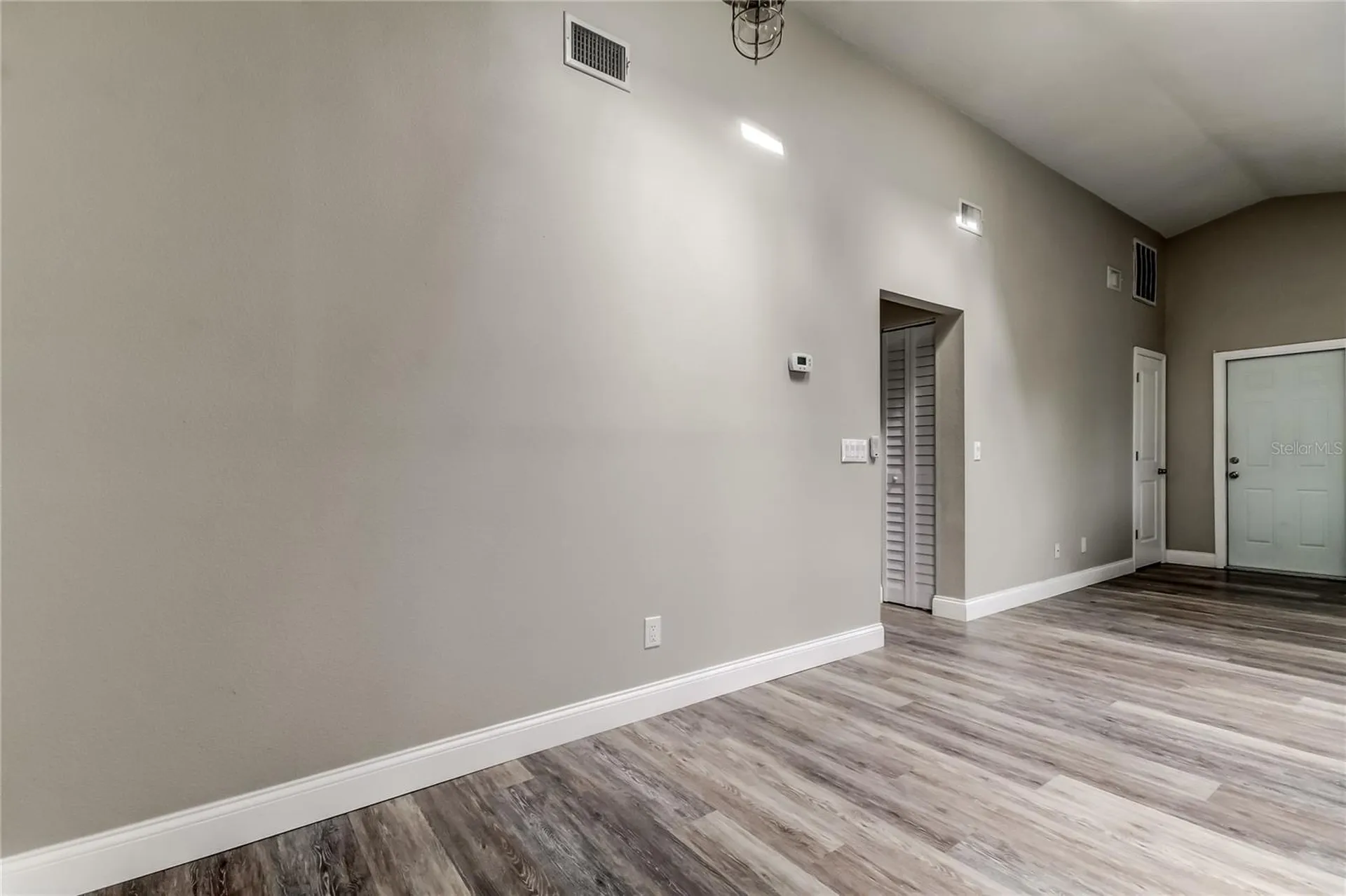 206 Bedford Street Oldsmar FL 34677