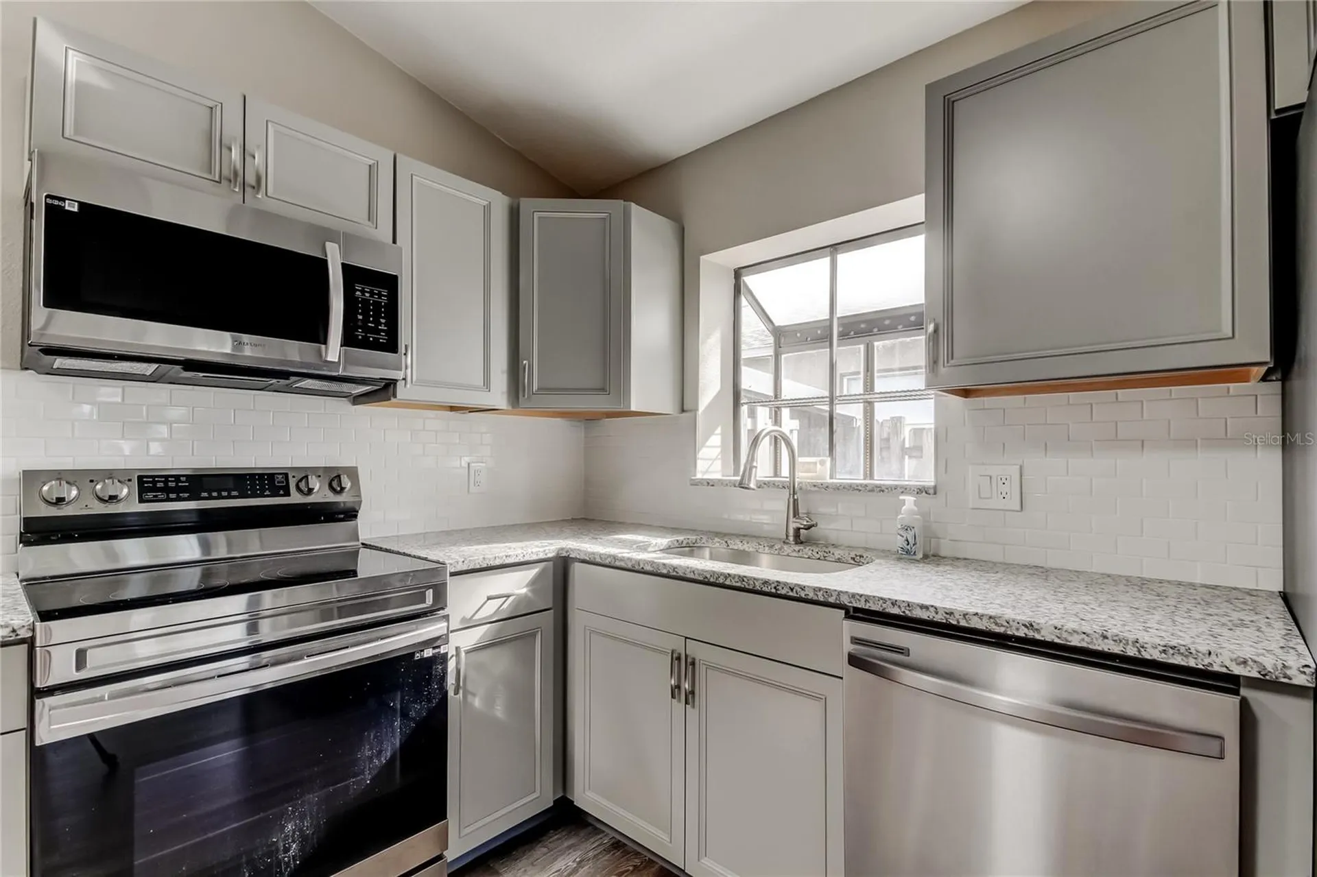 206 Bedford Street Oldsmar FL 34677
