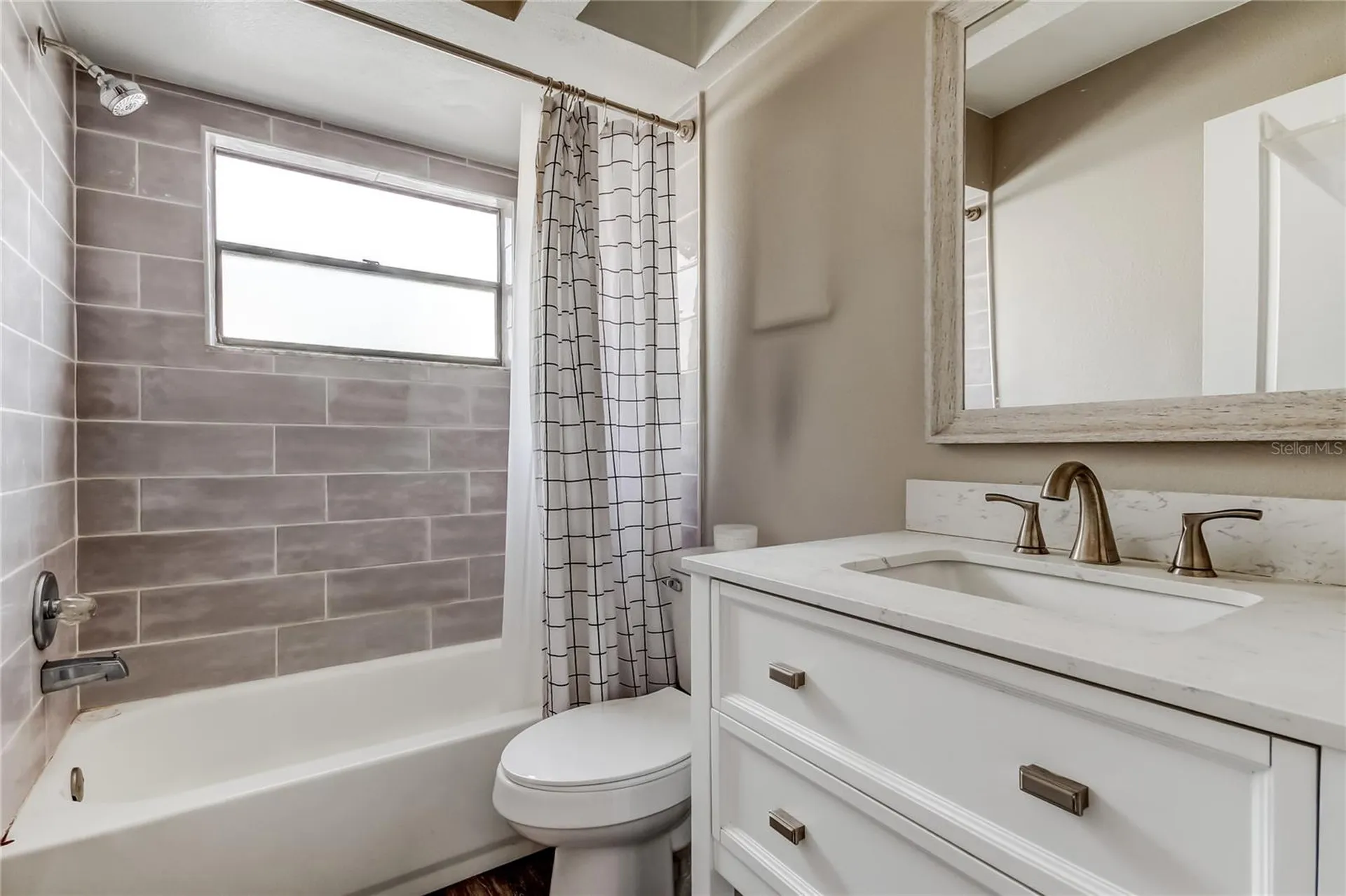 206 Bedford Street Oldsmar FL 34677