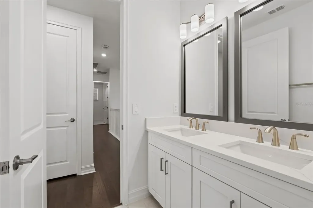 1109 Seagrape Drive Ruskin FL 33570