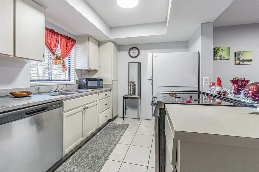 4010 Oak Limb Court Tampa FL 33614