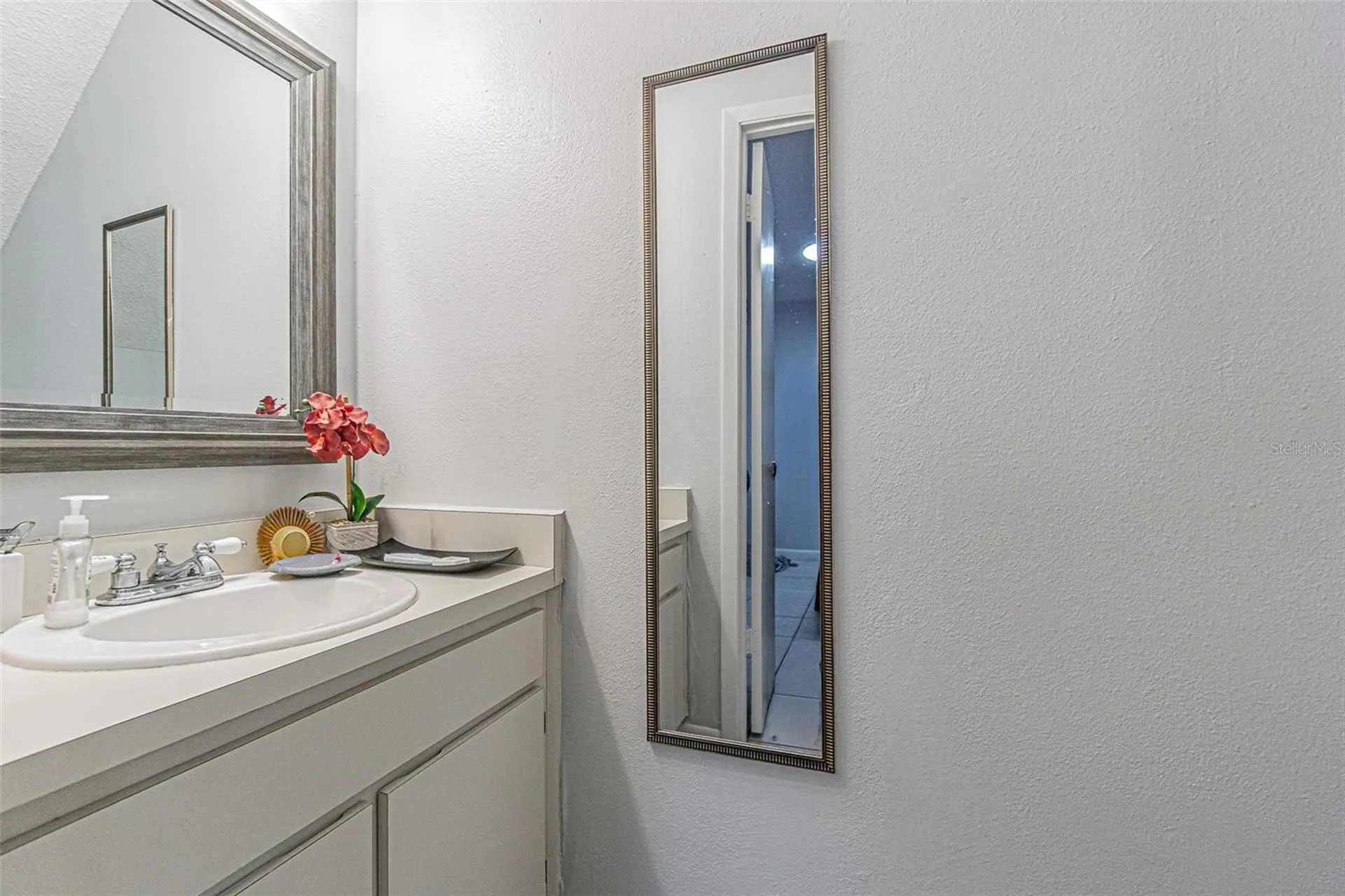 4010 Oak Limb Court Tampa FL 33614