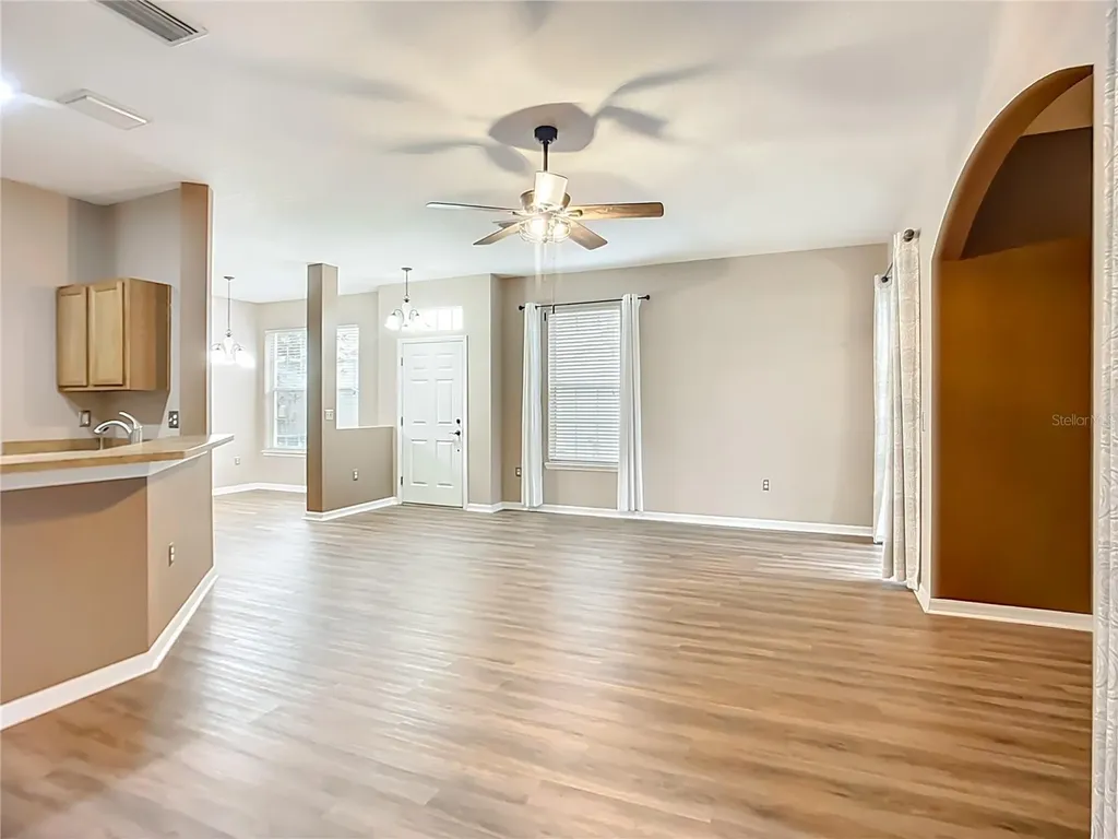 6811 Breezy Palm Drive Riverview FL 33578