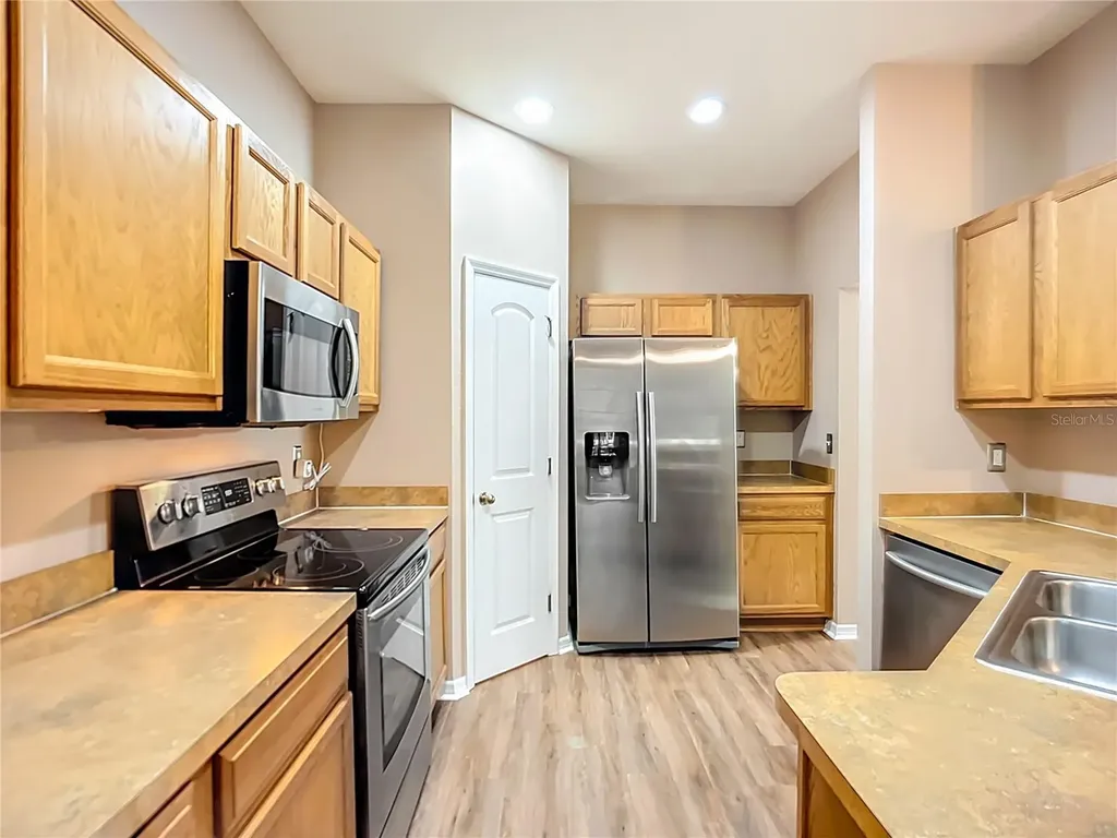 6811 Breezy Palm Drive Riverview FL 33578