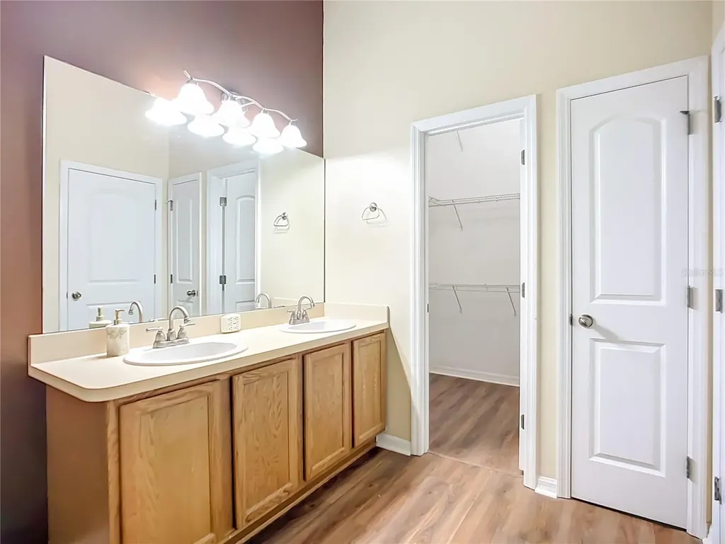 6811 Breezy Palm Drive Riverview FL 33578