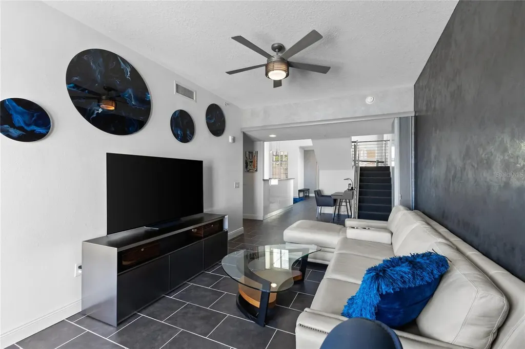 800 N Tamiami Trail Sarasota FL 34236