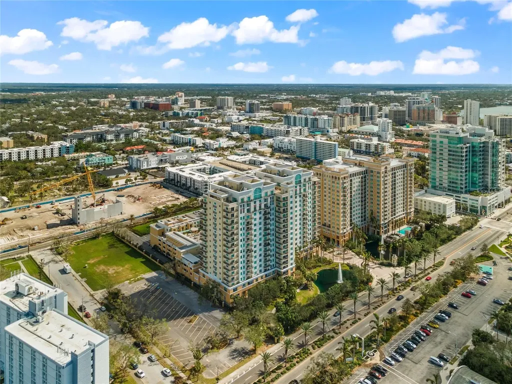 800 N Tamiami Trail Sarasota FL 34236