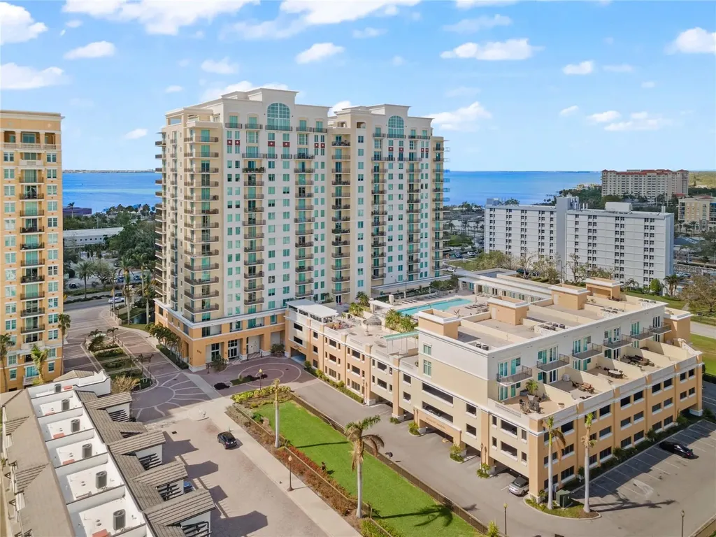 800 N Tamiami Trail Sarasota FL 34236