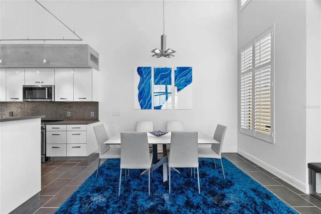 800 N Tamiami Trail Sarasota FL 34236