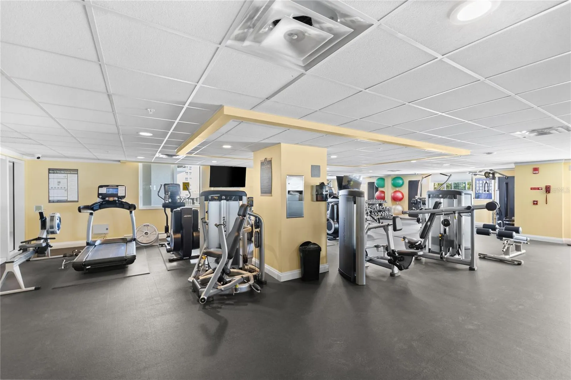 800 N Tamiami Trail Sarasota FL 34236