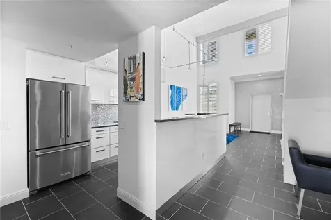 800 N Tamiami Trail Sarasota FL 34236