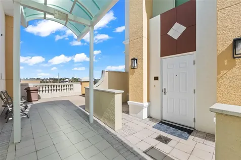 800 N Tamiami Trail Sarasota FL 34236