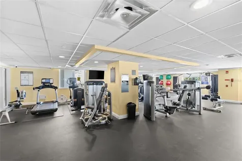 800 N Tamiami Trail Sarasota FL 34236