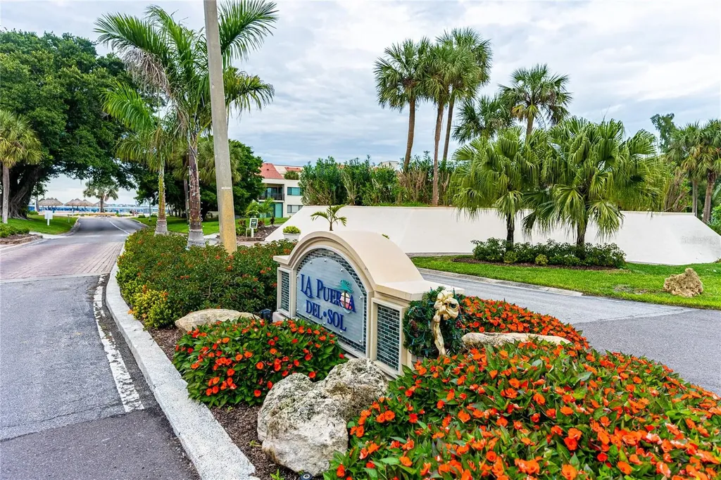 5541 Puerta Del Sol Boulevard S St Petersburg FL 33715