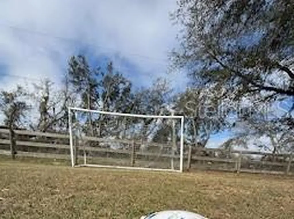 7040 Lumberton Road Zephyrhills FL 33540