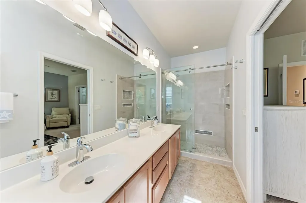 3810 82nd Avenue Circle E Sarasota FL 34243