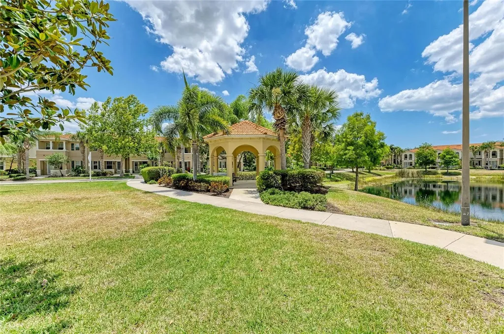 3810 82nd Avenue Circle E Sarasota FL 34243