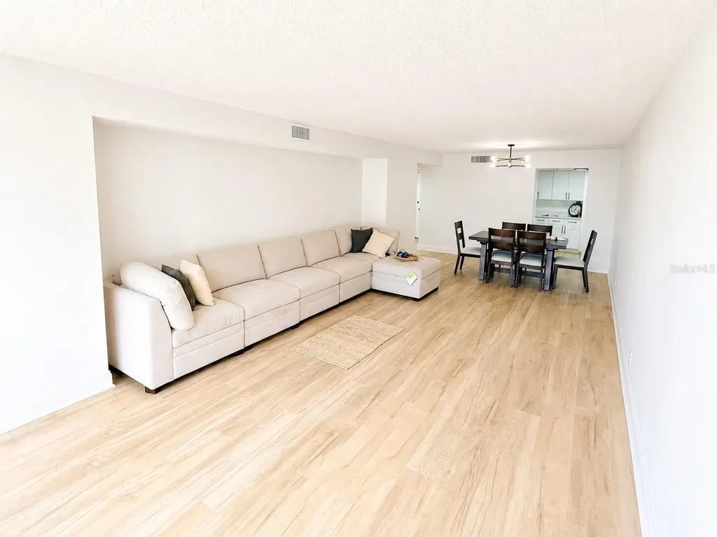 220 Belleview Boulevard Belleair FL 33756