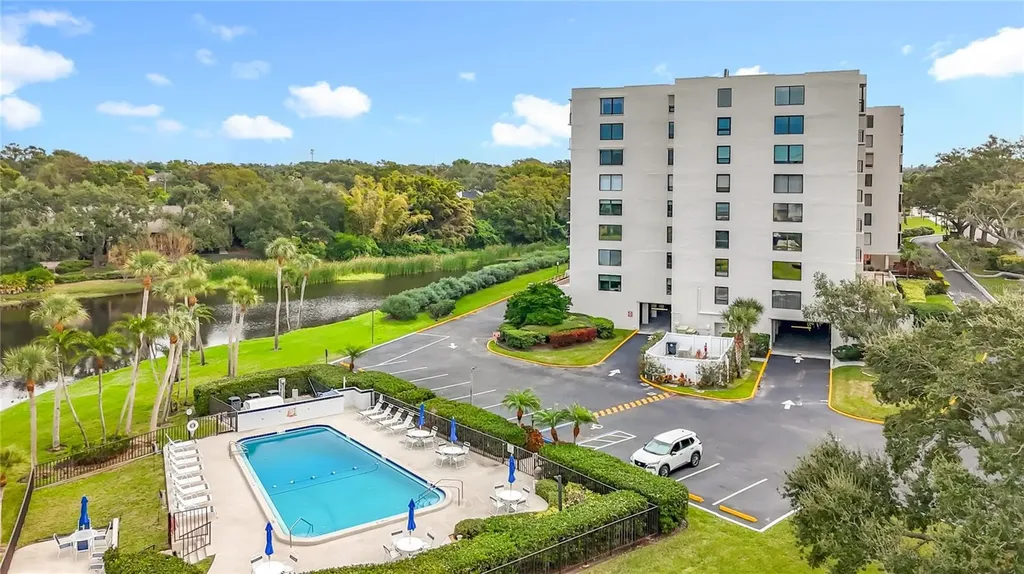 220 Belleview Boulevard Belleair FL 33756