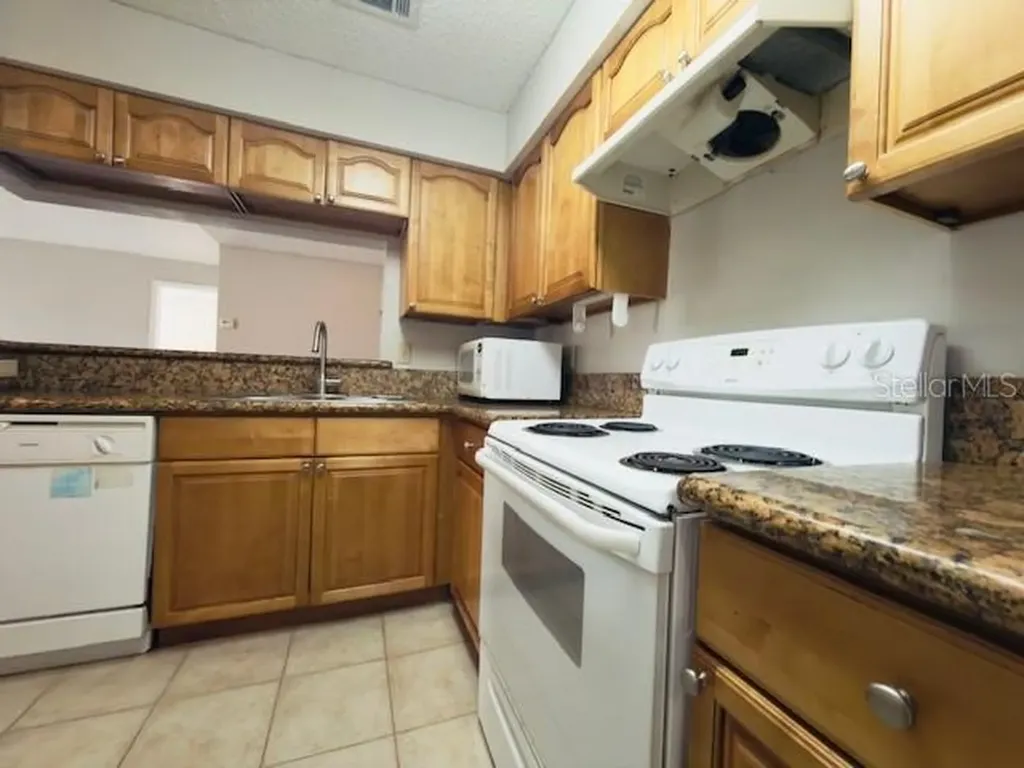 224 Afton Square Altamonte Springs FL 32714