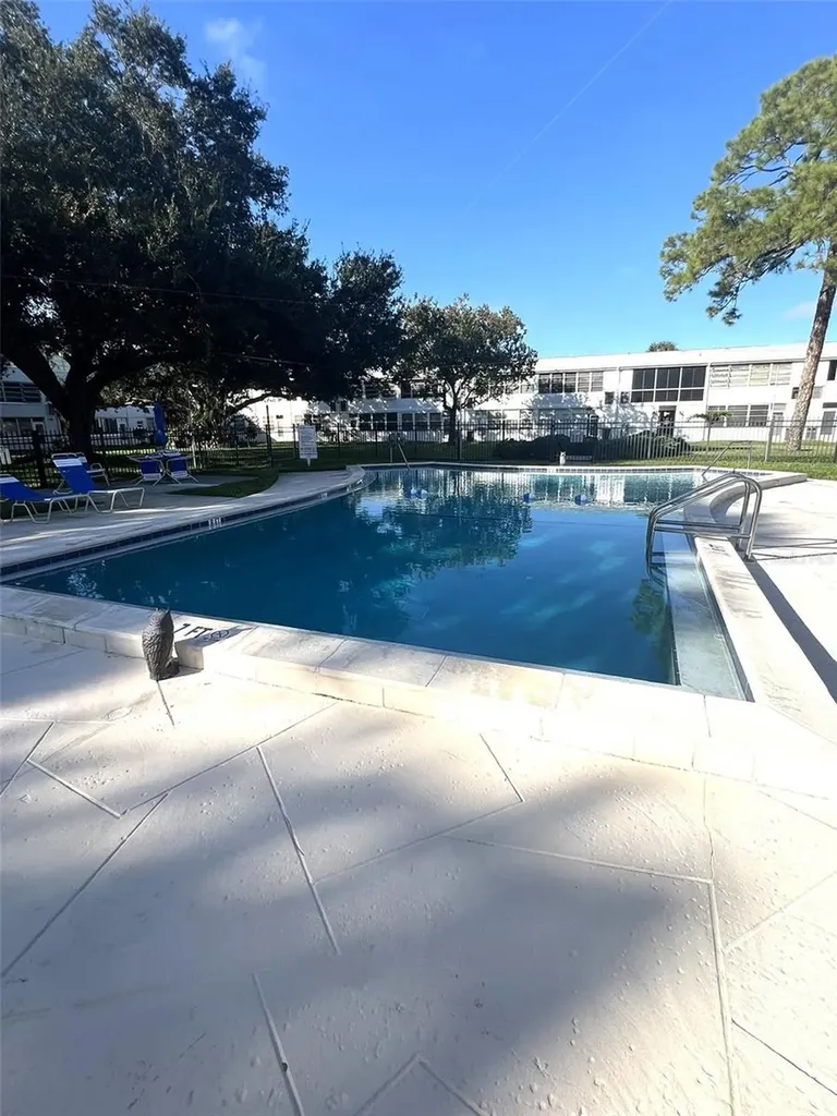 1000 79th Avenue N St Petersburg FL 33702