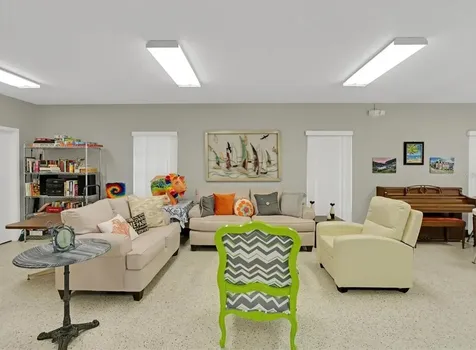 1000 79th Avenue N St Petersburg FL 33702