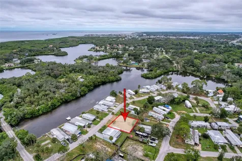 6836 Edgewater Drive New Port Richey FL 34652