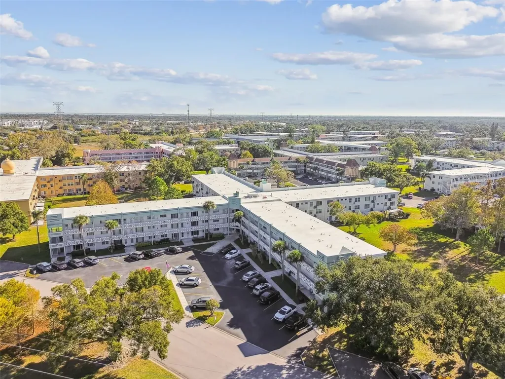 2455 Finlandia Lane Clearwater FL 33763
