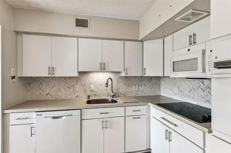 2455 Finlandia Lane Clearwater FL 33763