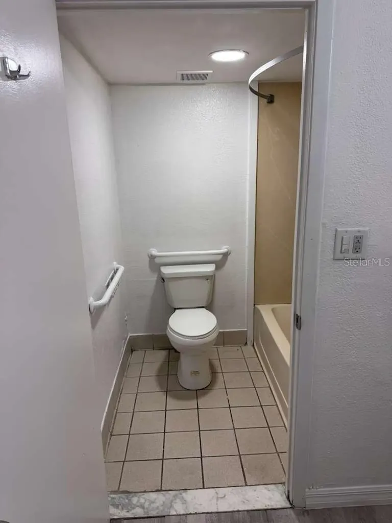 2050 E Irlo Bronson Memorial Highway Kissimmee FL 34744
