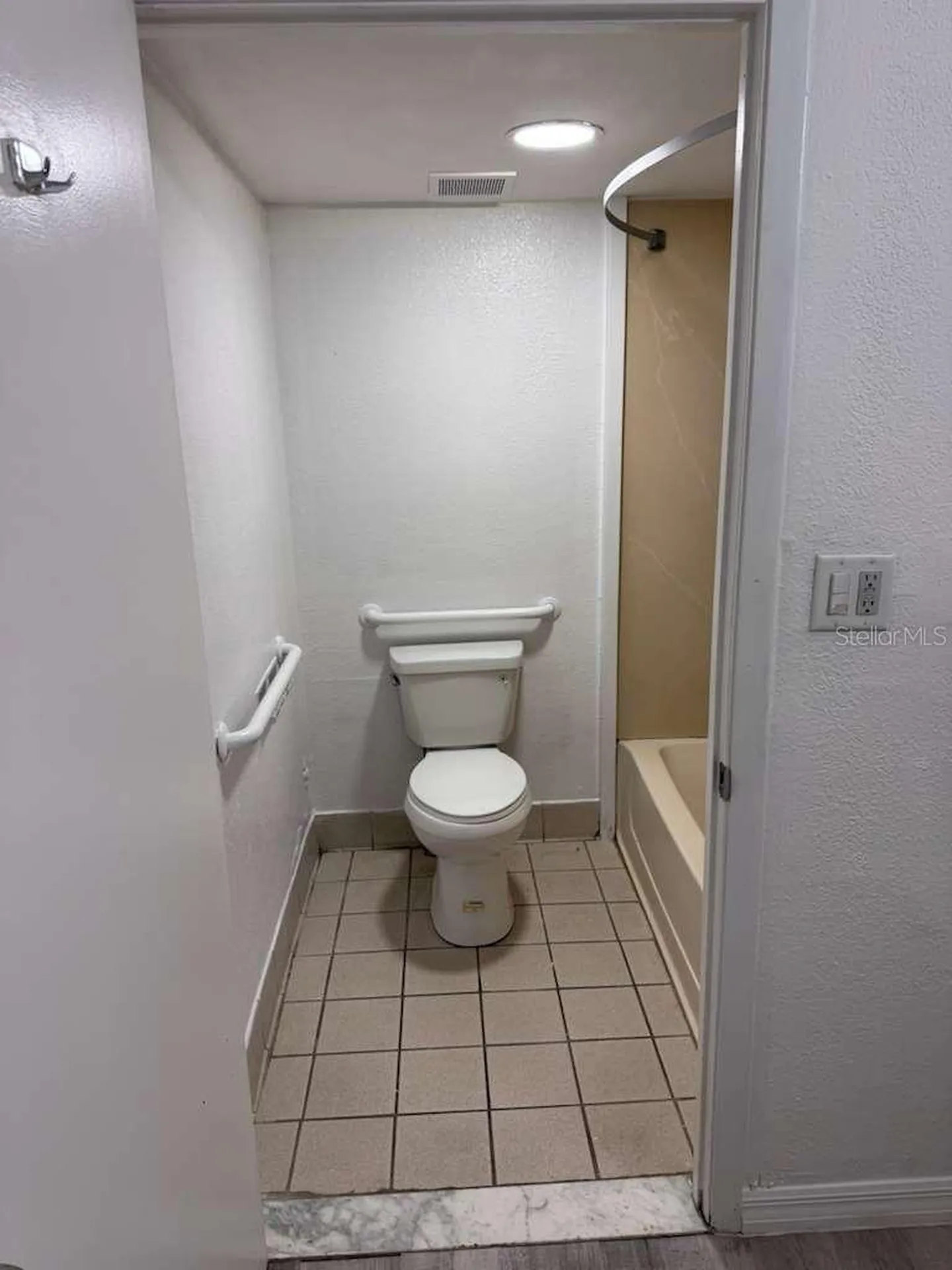 2050 E Irlo Bronson Memorial Highway Kissimmee FL 34744