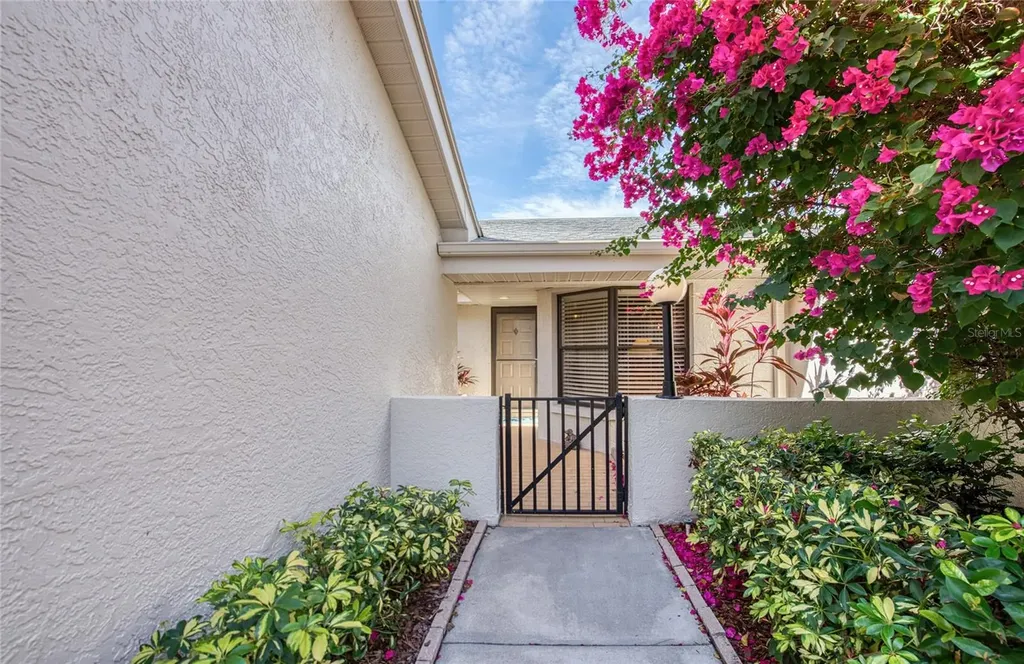 1304 Pasadena Avenue S South Pasadena FL 33707