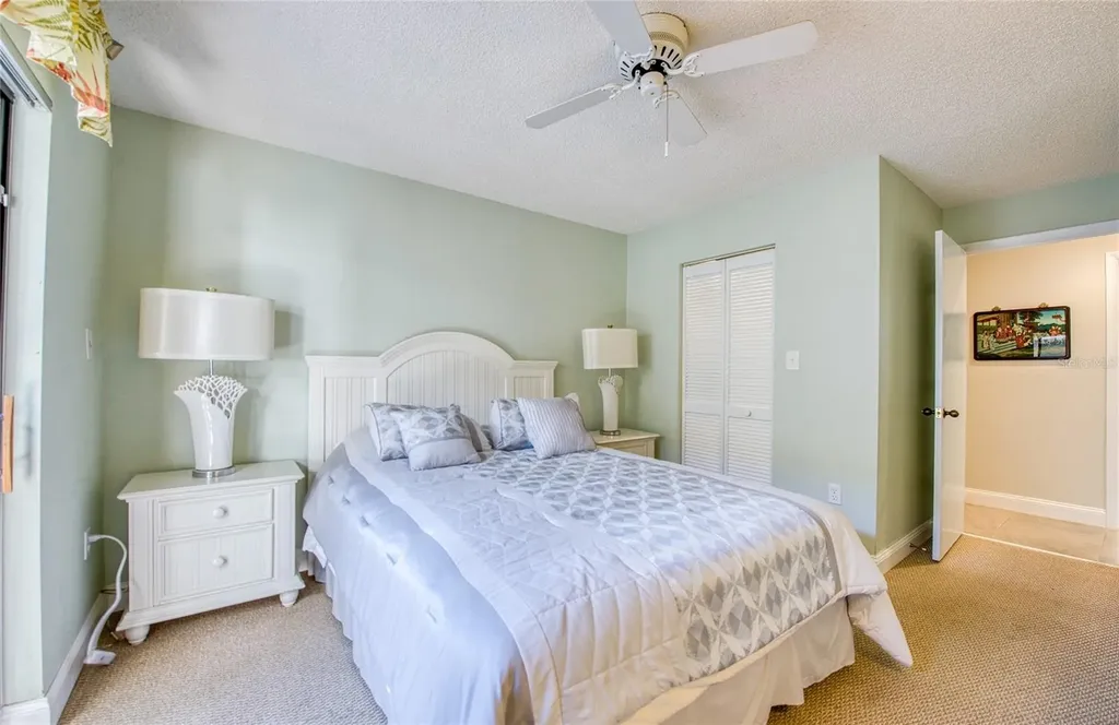 1304 Pasadena Avenue S South Pasadena FL 33707