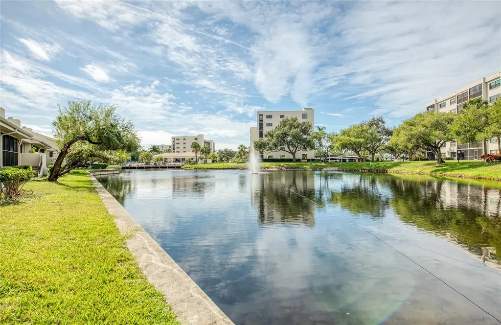 1304 Pasadena Avenue S South Pasadena FL 33707