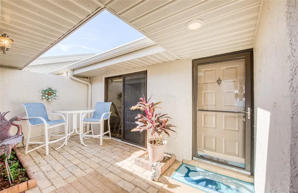 1304 Pasadena Avenue S South Pasadena FL 33707