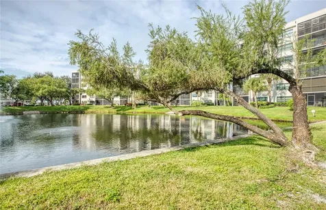 1304 Pasadena Avenue S South Pasadena FL 33707