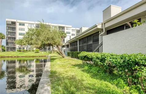 1304 Pasadena Avenue S South Pasadena FL 33707