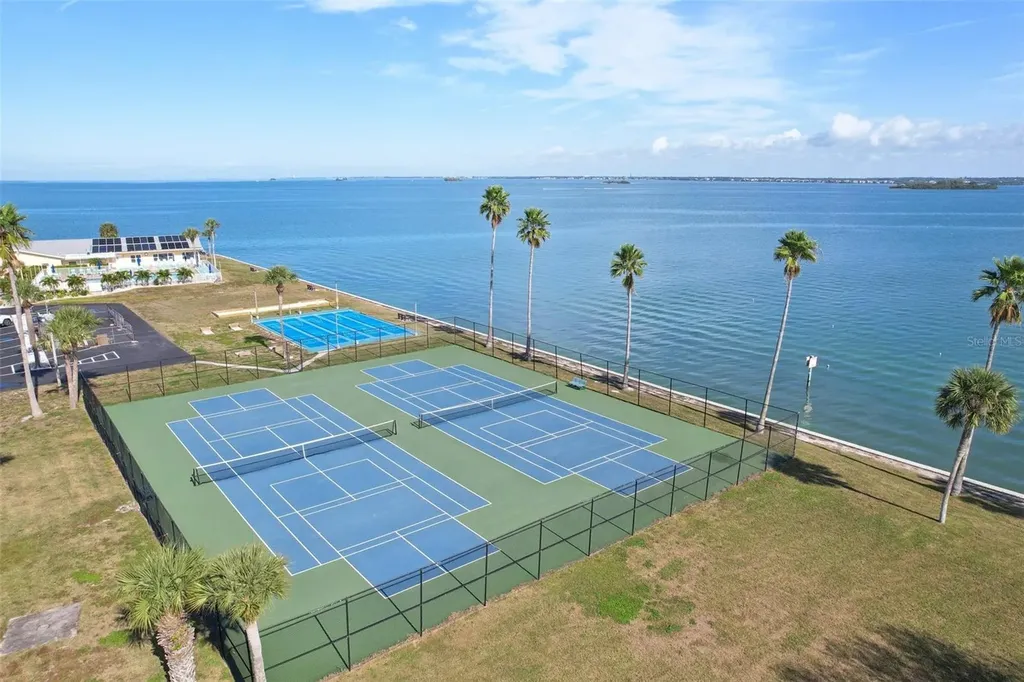 9 Haig Place Dunedin FL 34698