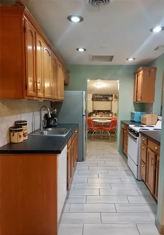 3303 Florida Boulevard Bradenton FL 34207