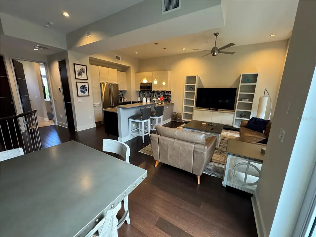 239 Cosmopolitan Court Sarasota FL 34236