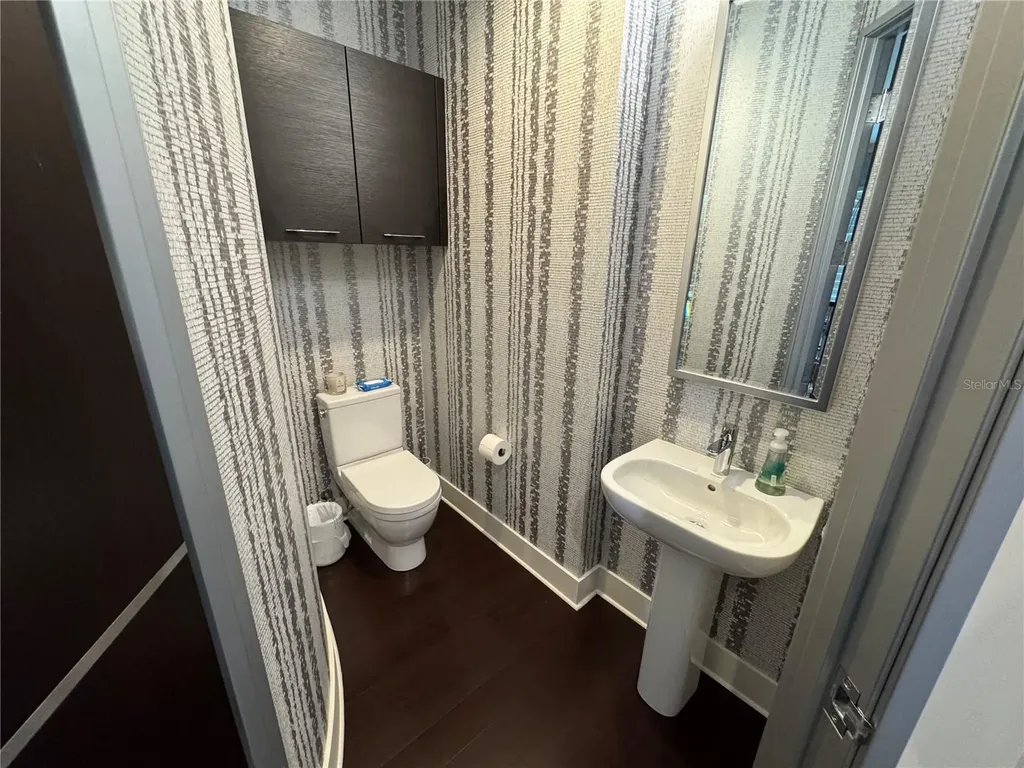239 Cosmopolitan Court Sarasota FL 34236