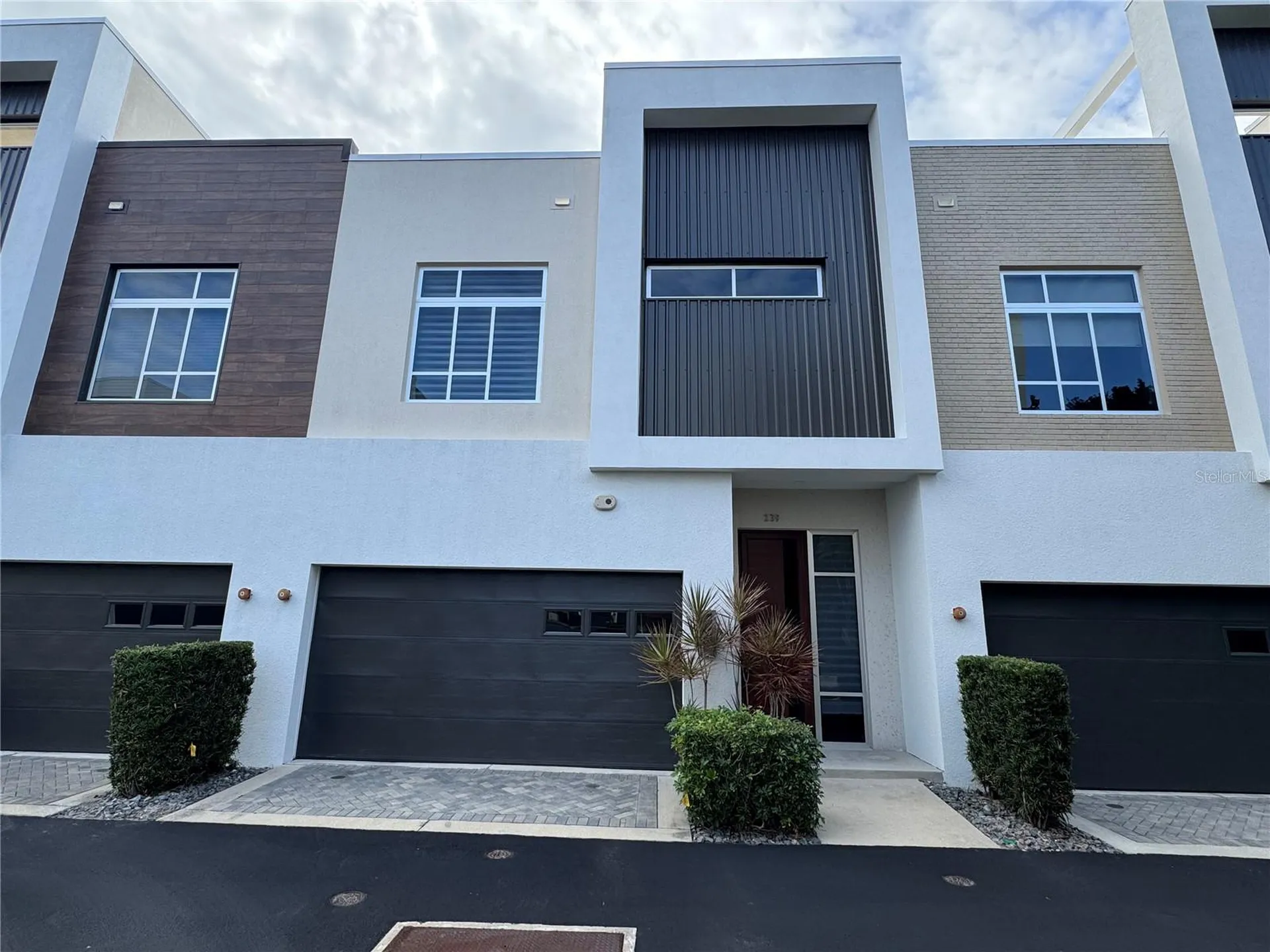 239 Cosmopolitan Court Sarasota FL 34236