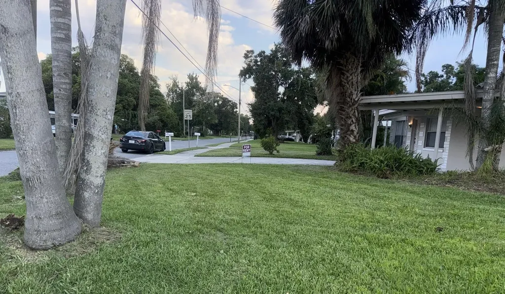 1014 N Solandra Drive Orlando FL 32807
