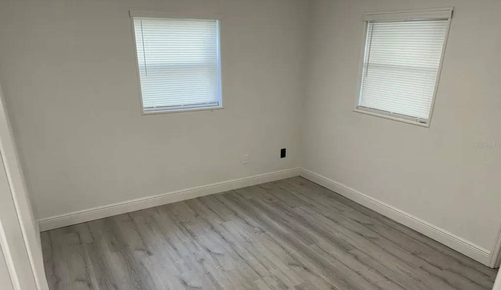 1014 N Solandra Drive Orlando FL 32807